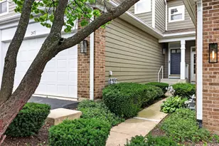 207 Tanglewood Dr, Glen Ellyn, IL 60137 - Photo 1