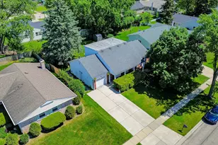 680 Indian Spring Ln, Buffalo Grove, IL 60089 - Photo 19