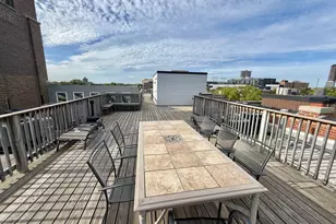 1122 W Newport Ave, Chicago, IL 60657 - Photo 23