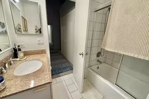 1122 W Newport Ave, Chicago, IL 60657 - Photo 11