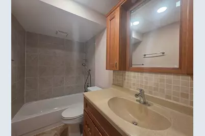 375 Plum Creek Drive #103, Wheeling, IL 60090 - Photo 9