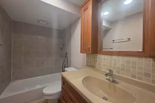 375 Plum Creek Dr, Wheeling, IL 60090 - Photo 9