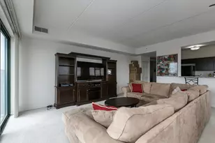 6420 Double Eagle Dr, Woodridge, IL 60517 - Photo 5