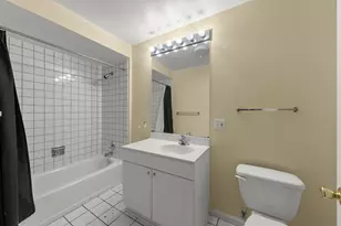 808 Livingston Ct, Naperville, IL 60540 - Photo 33