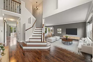 808 Livingston Ct, Naperville, IL 60540 - Photo 3