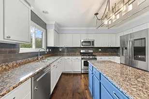 808 Livingston Ct, Naperville, IL 60540 - Photo 13