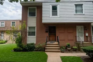 6525 N Kedzie Ave, Chicago, IL 60645 - Photo 1