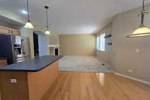 2265 W Bentley Ln, Round Lake, IL 60073 - Photo 5