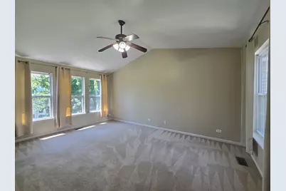 2265 W Bentley Lane, Round Lake, IL 60073 - Photo 9