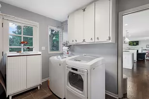 32 Chatham Ln, Oak Brook, IL 60523 - Photo 11