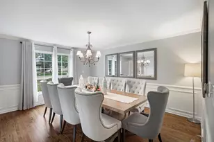 32 Chatham Ln, Oak Brook, IL 60523 - Photo 5
