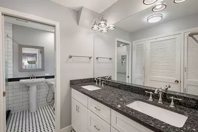 32 Chatham Lane, Oak Brook, IL 60523 - Photo 13