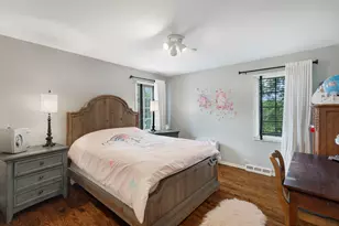 32 Chatham Ln, Oak Brook, IL 60523 - Photo 15