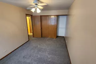 277 W Treehouse Ln, Round Lake, IL 60073 - Photo 7