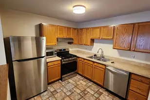 277 W Treehouse Ln, Round Lake, IL 60073 - Photo 5