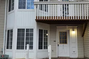 277 W Treehouse Ln, Round Lake, IL 60073 - Photo 1