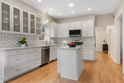 5257 N Laporte Avenue, Chicago, IL 60630 - Photo 3