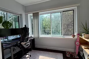 906 W Sunnyside Ave, Chicago, IL 60640 - Photo 3