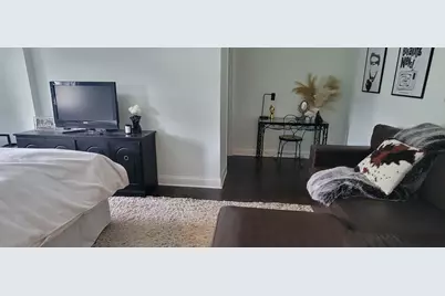 930 W Belmont Avenue #201, Chicago, IL 60657 - Photo 7