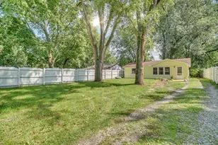 407 Hamilton St, Wilmington, IL 60481 - Photo 3