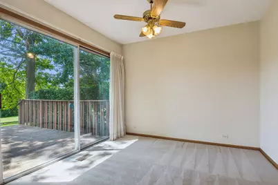 1651 College Green Drive, Elgin, IL 60123 - Photo 5