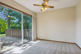 1651 College Green Dr, Elgin, IL 60123 - Photo 5