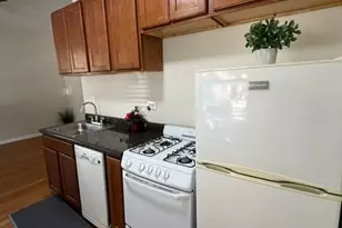 917 W Waveland Ave, Chicago, IL 60613 - Photo 5