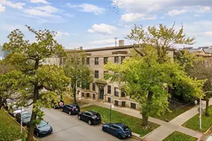 917 W Waveland Ave, Chicago, IL 60613 - Photo 3