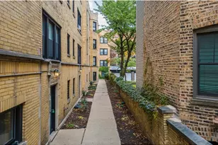 6485 W Roscoe St, Chicago, IL 60657 - Photo 3