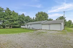 4568 State Rte 161 Ext, Kell, IL 62853 - Photo 7