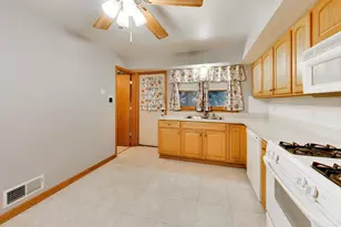 6101 W 80th Pl, Burbank, IL 60459 - Photo 15