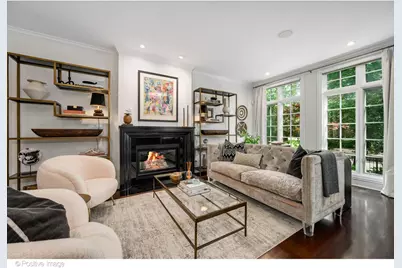 1844 W Barry Avenue, Chicago, IL 60657 - Photo 5