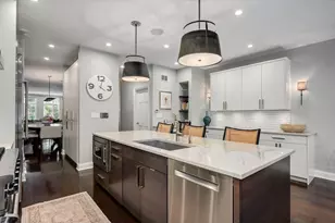 1844 W Barry Ave, Chicago, IL 60657 - Photo 13