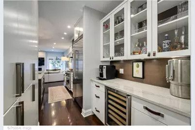 1844 W Barry Avenue, Chicago, IL 60657 - Photo 15