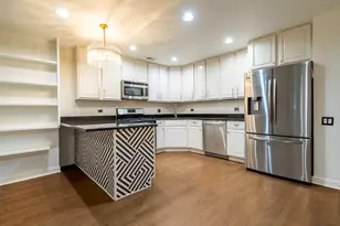 2625 N Ashland Ave, Chicago, IL 60614 - Photo 11