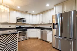 2625 N Ashland Ave, Chicago, IL 60614 - Photo 13
