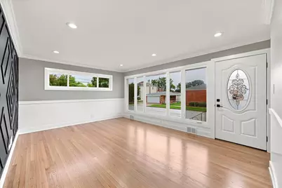 9700 S Princeton Avenue, Chicago, IL 60628 - Photo 5