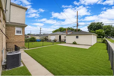 9700 S Princeton Avenue, Chicago, IL 60628 - Photo 35