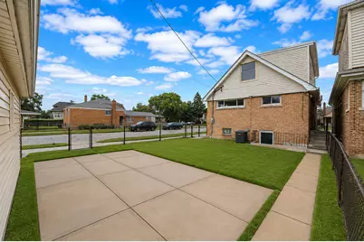 9700 S Princeton Avenue, Chicago, IL 60628 - Photo 33