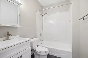 1711 W Belmont Ave, Chicago, IL 60657 - Photo 23