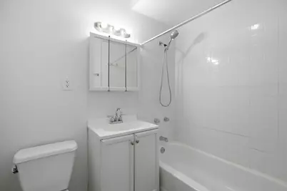 3727 N Pine Grove Avenue #109, Chicago, IL 60613 - Photo 9