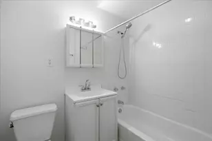 3727 N Pine Grove Ave, Chicago, IL 60613 - Photo 9
