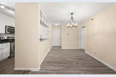 214 Glengarry Drive #201, Bloomingdale, IL 60108 - Photo 3