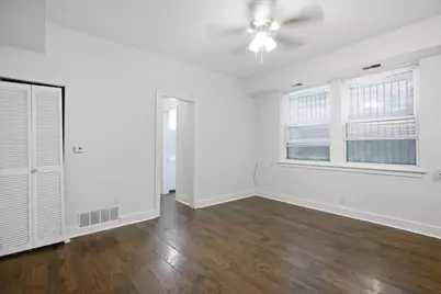 3727 N Pine Grove Avenue #102, Chicago, IL 60613 - Photo 7