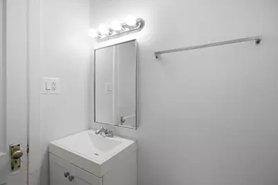 3727 N Pine Grove Avenue #102, Chicago, IL 60613 - Photo 9