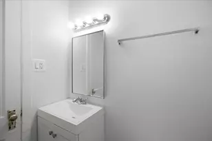 3727 N Pine Grove Ave, Chicago, IL 60613 - Photo 9