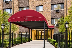 611 W Patterson Ave, Chicago, IL 60613 - Photo 1