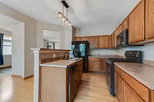 676 S Wellston Ln, Romeoville, IL 60446 - Photo 9