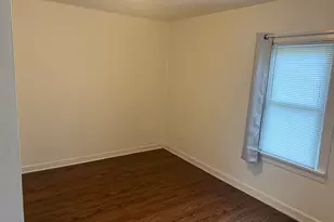 10 N Greenleaf St, Gurnee, IL 60031 - Photo 7