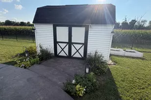 312 Randolph Dr, Centralia, IL 62801 - Photo 13